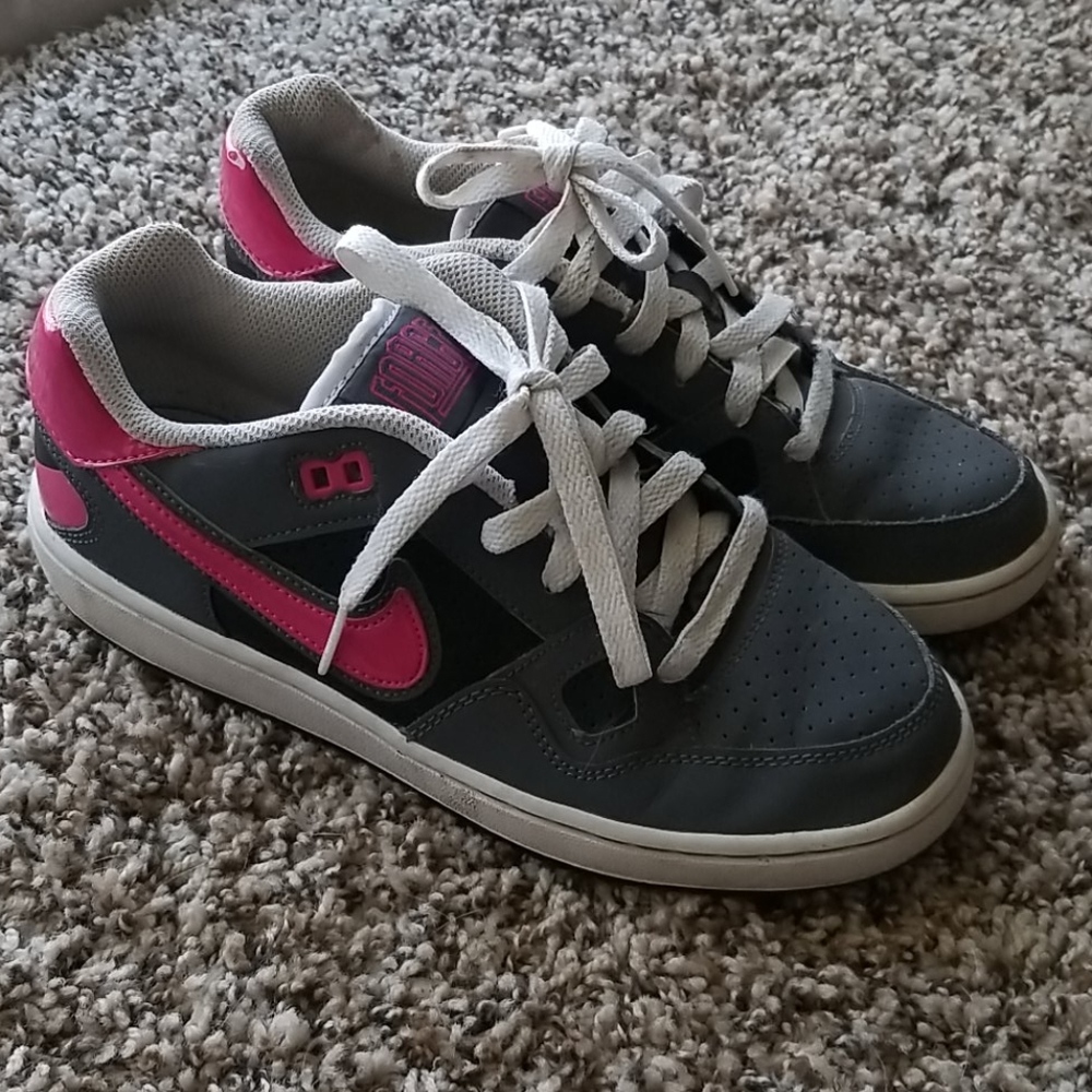 Girls Gray & Pink Nike Sneakers